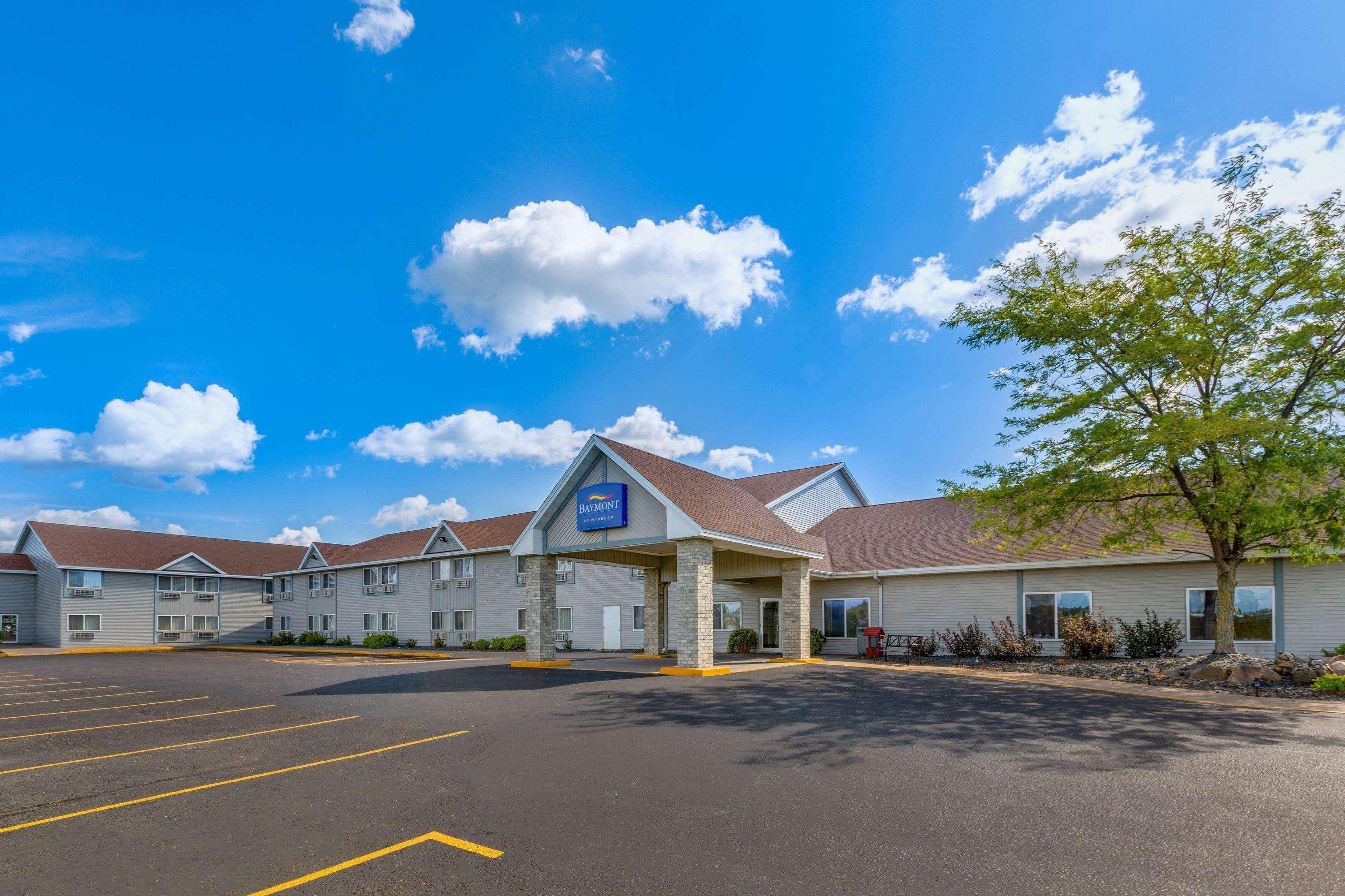 Baymont By Wyndham Baldwin Hotel Exterior foto